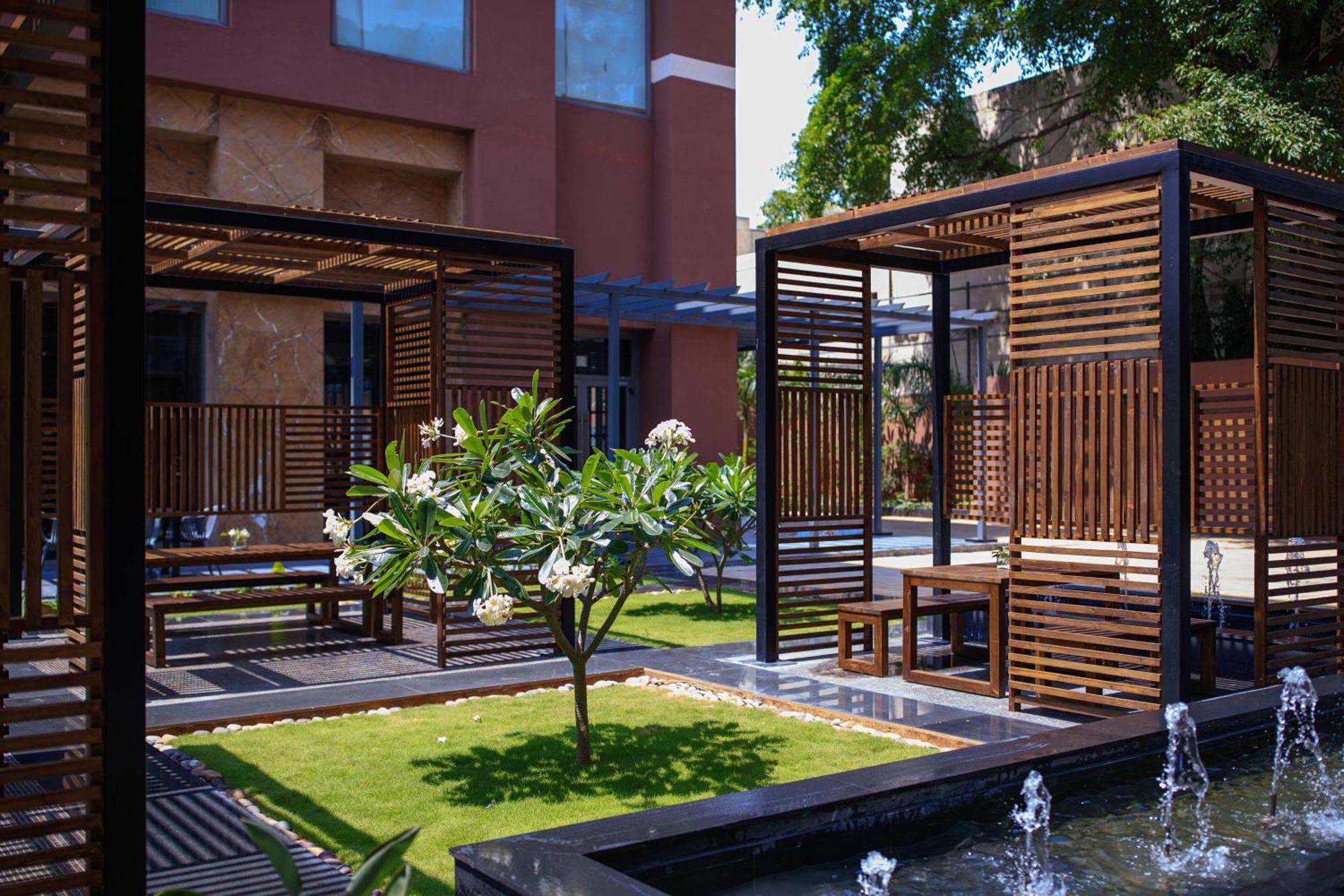 Renaissance Bengaluru Race Course Hotel Exterior photo